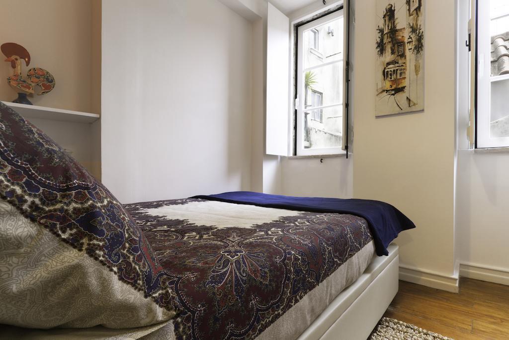 Appartamento Alfama Flats - Beco Dos Ramos Lisbona Esterno foto
